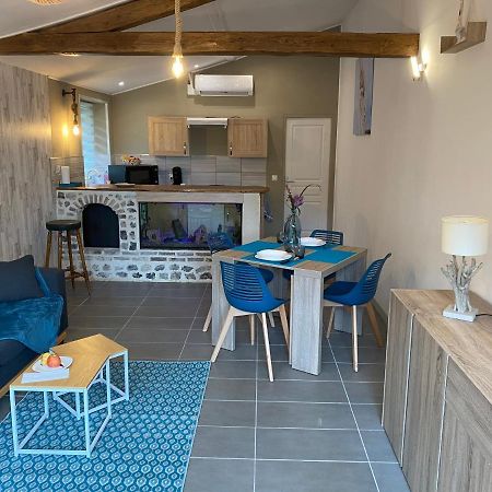 Les 4 Seasons, Agreable Gite Avec Terrasse Et Jardin La Croix Bigot Kültér fotó