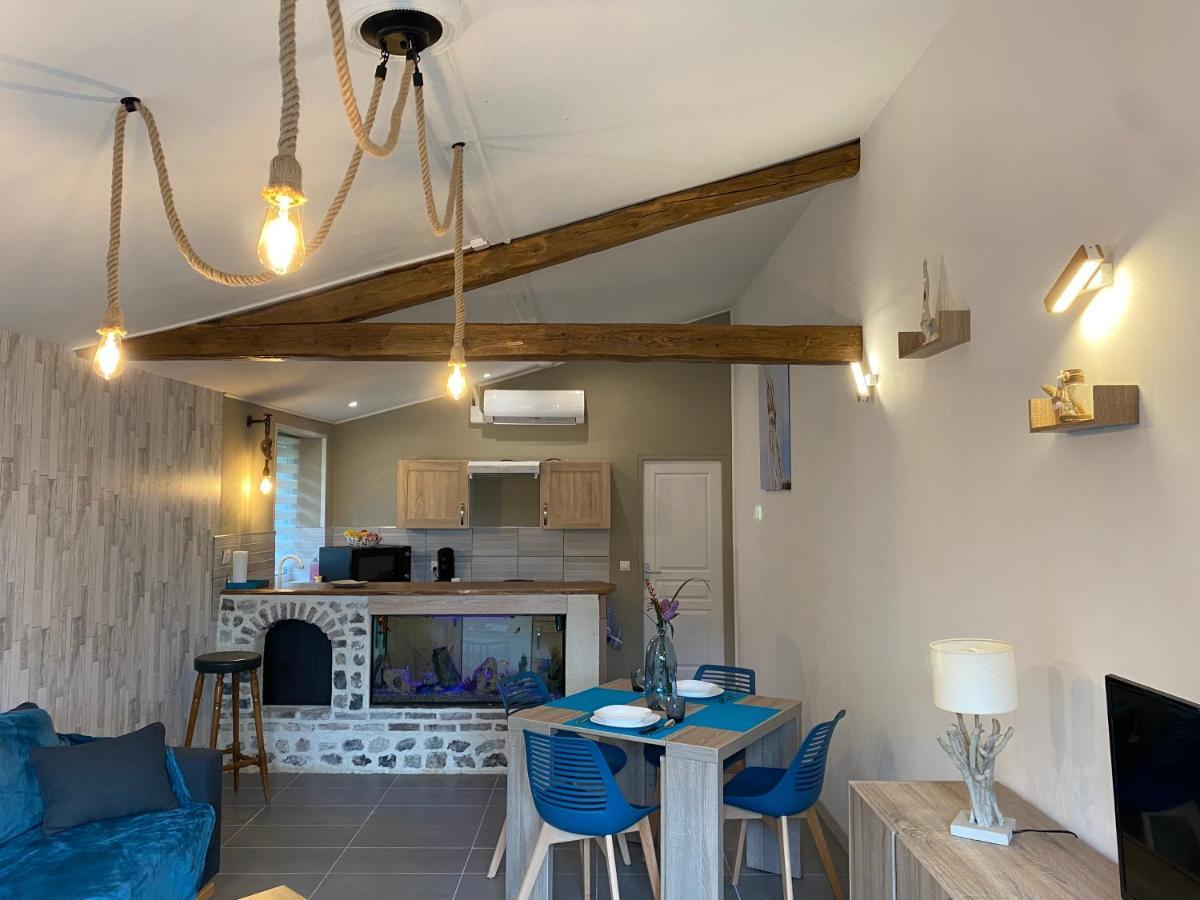 Les 4 Seasons, Agreable Gite Avec Terrasse Et Jardin La Croix Bigot Kültér fotó