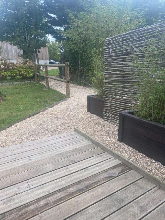 Les 4 Seasons, Agreable Gite Avec Terrasse Et Jardin La Croix Bigot Kültér fotó